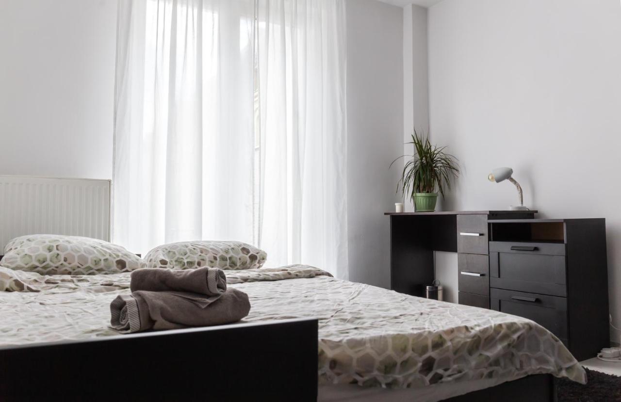 Apartment 3 Rooms, City Center, Balcony View, Sunset Boulevard Bucarest Extérieur photo
